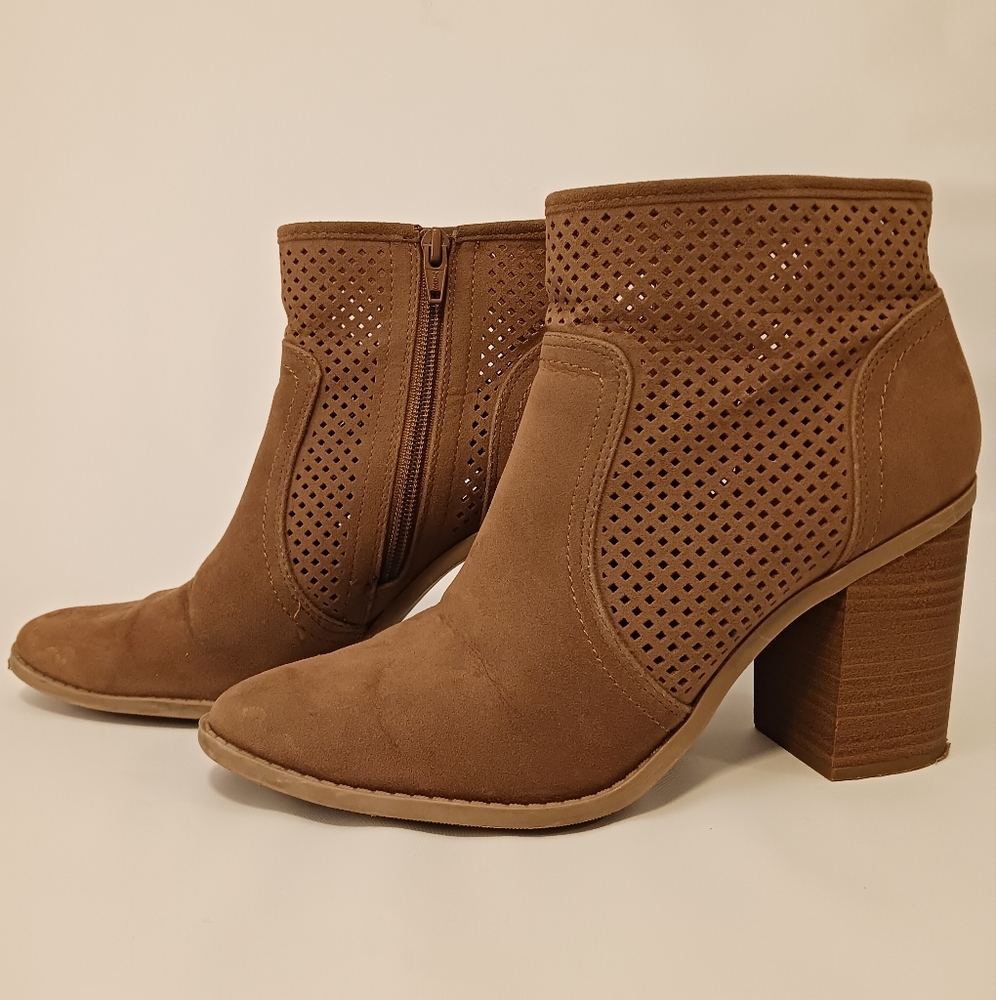 Universal Thread Ankle Boots